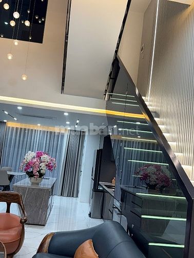 Bán nhà phố cao cấp the standard- full nội thất - 4 phòng ngủ, 3 chchủ