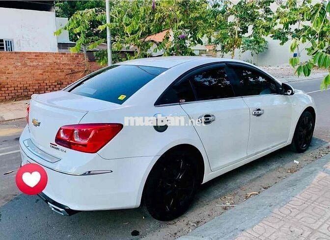 Chính chủ bán Chevrolet Cruze LTZ 2017 màu trắng