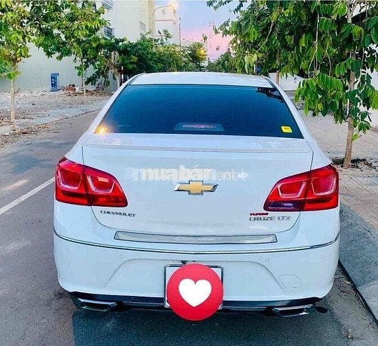 Chính chủ bán Chevrolet Cruze LTZ 2017 màu trắng