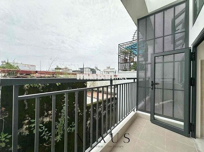 khai trương căn hộ duplex ban công cửa sổ trời gần đh Văn Lang