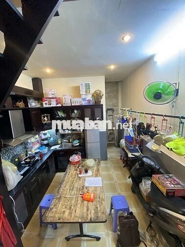 BÁN NHÀ 2 TẦNG HẺM 62 LÂM VĂN BỀN, TÂN KIỂNG, 4PN CHỈ NHỈNH 5Đ