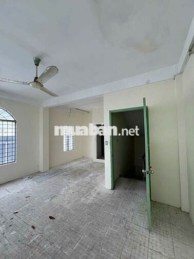 Nhà  3PN MẶT TIỀN  NGUYỄN HIỀN Quận 3