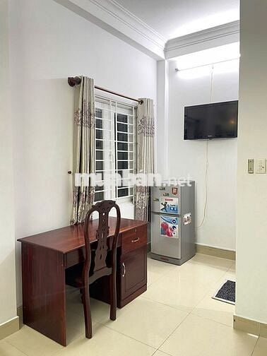 Phòng trọ 18m2 đường Nguyễn Thị Minh Khai, Quận 1