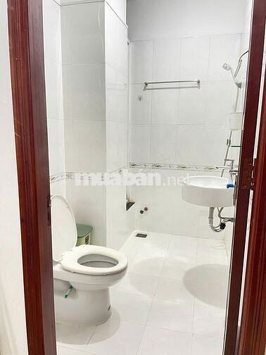 Phòng trọ 18m2 đường Nguyễn Thị Minh Khai, Quận 1