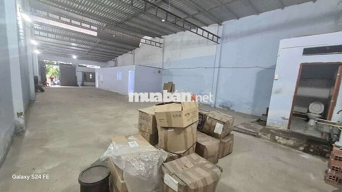 KHO XƯỞNG ĐƯỜNG CONTAINER ĐÊM 200M GIÁ 21 TRIÊU