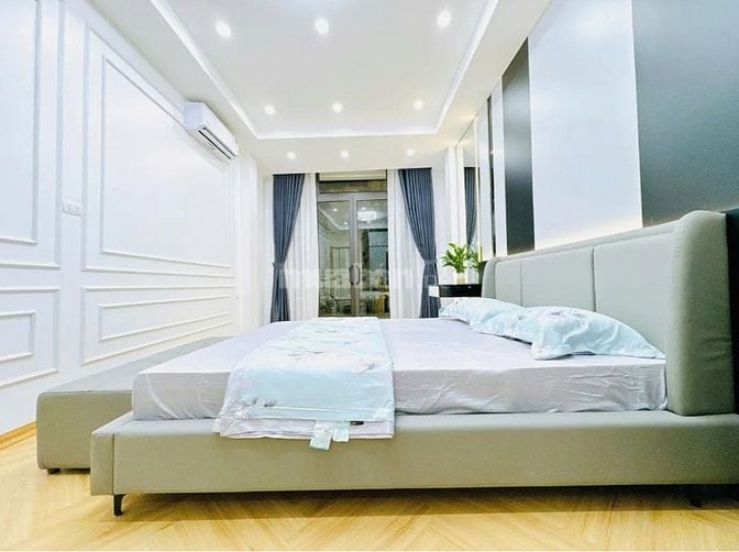 Bán Gấp Siêu Phẩm Trần Duy Hưng, Thang máy, 52m, 6 tầng, giá 17,8 tỷ