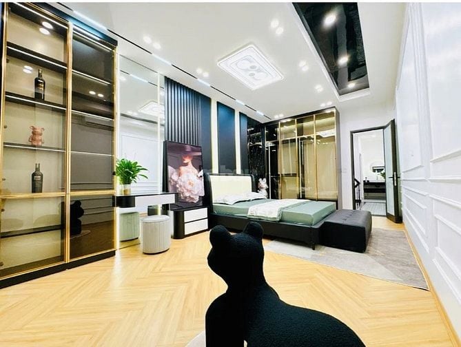 Bán Gấp Siêu Phẩm Trần Duy Hưng, Thang máy, 52m, 6 tầng, giá 17,8 tỷ