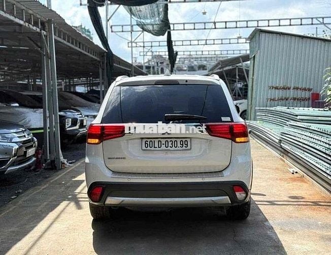 OUTLANDER 2.0premium 2019 BẢO HÀNH 1 NĂM XE CHẤT