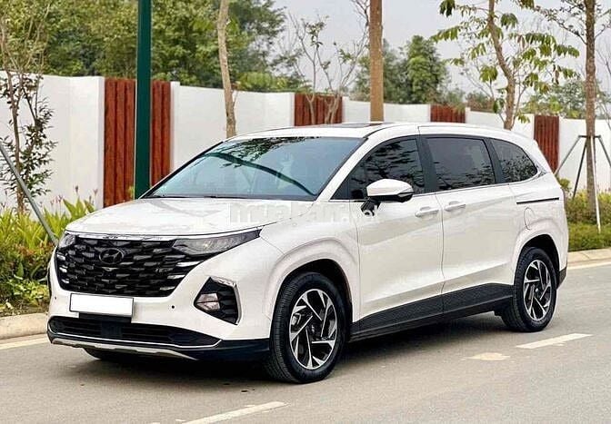 Hyundai Custin 2.0 Cao cấp sản xuất 2024