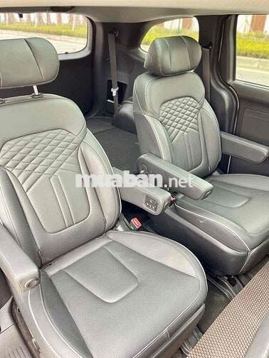 Hyundai Custin 2.0 Cao cấp sản xuất 2024