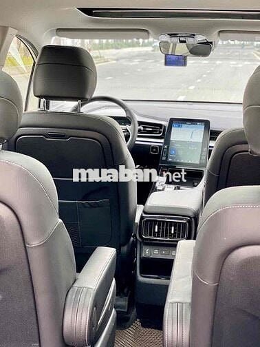 Hyundai Custin 2.0 Cao cấp sản xuất 2024