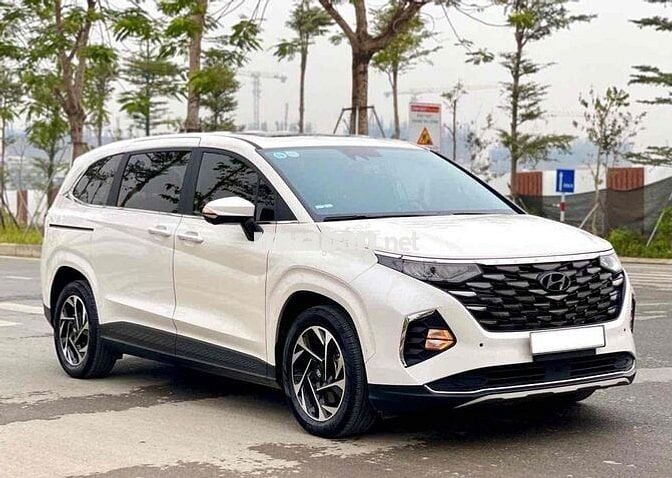Hyundai Custin 2.0 Cao cấp sản xuất 2024