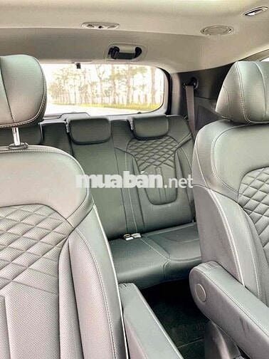 Hyundai Custin 2.0 Cao cấp sản xuất 2024