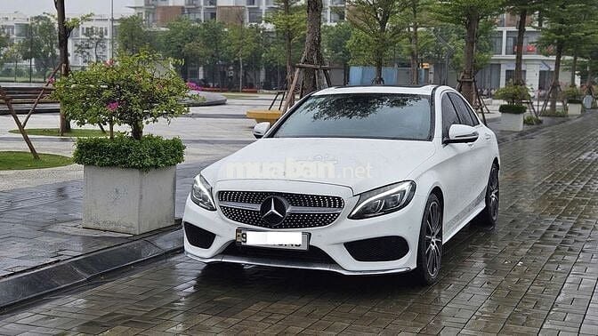 Mercedes-Benz C300 Trắng 2017