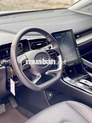 Hyundai Custin 2.0 Cao cấp sản xuất 2024