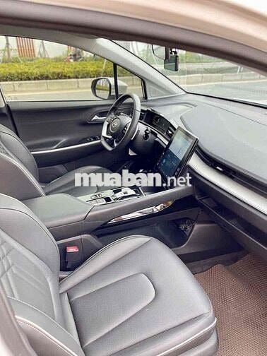 Hyundai Custin 2.0 Cao cấp sản xuất 2024