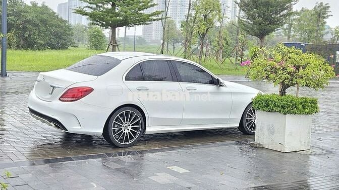 Mercedes-Benz C300 Trắng 2017