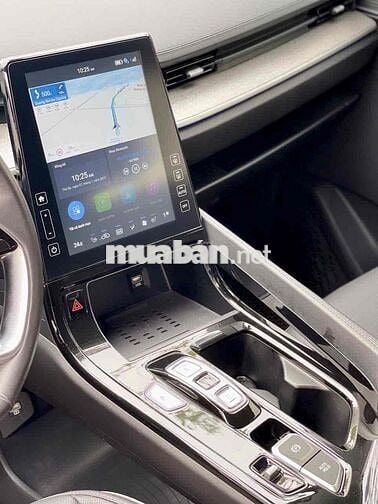 Hyundai Custin 2.0 Cao cấp sản xuất 2024