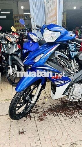 xe axelo suzuki trắng xanh gp