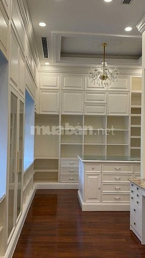 Biệt Thự có hầm-hồ bơi đường 42 Thảo Điền! DT 303.7m2 - giá chỉ 69 tỷ