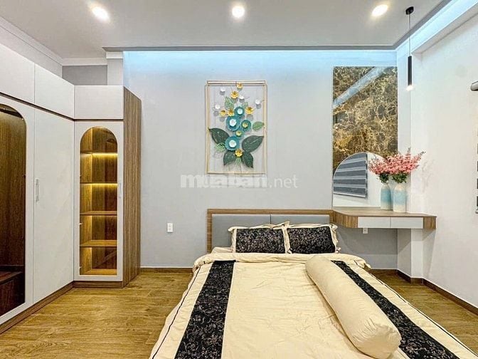 Bán nhà Quận 3, dt 60m2, hẻm oto6m . Giá bán 3tỷ250 có shr Lh ngay