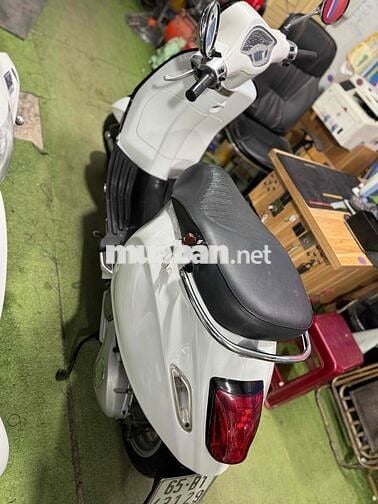Vespa Trắng Ngọc Trinh / Zin Đẹp Bs65 Cccd Chủ