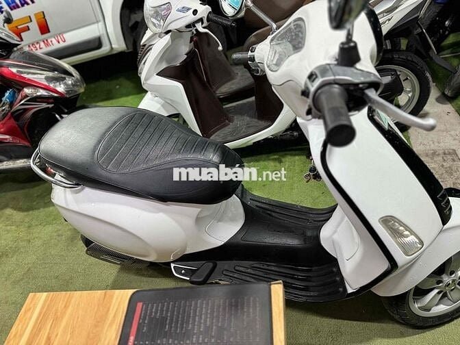 Vespa Trắng Ngọc Trinh / Zin Đẹp Bs65 Cccd Chủ