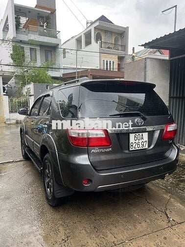 Toyota Fortuner 2009 2.7V 4x4 AT - 170000 km