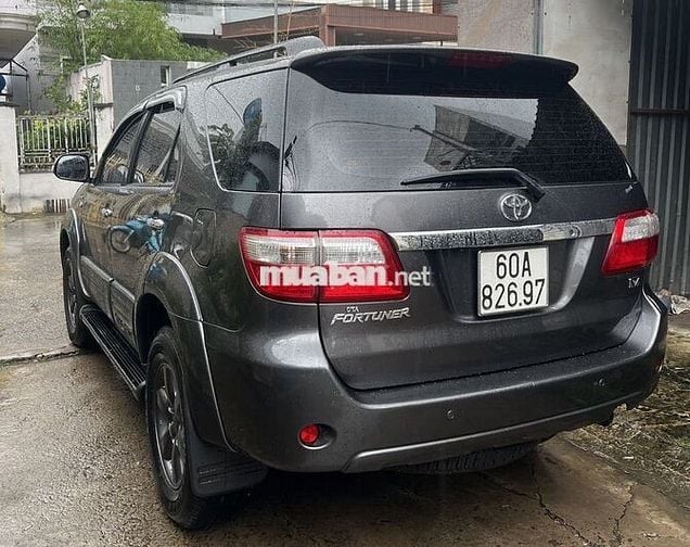 Toyota Fortuner 2010 2.7V 4x4 AT - 170000 km
