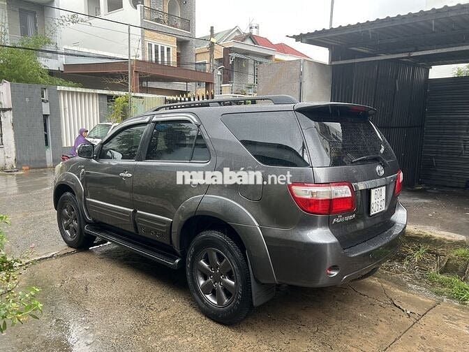 Toyota Fortuner 2009 2.7V 4x4 AT - 170000 km