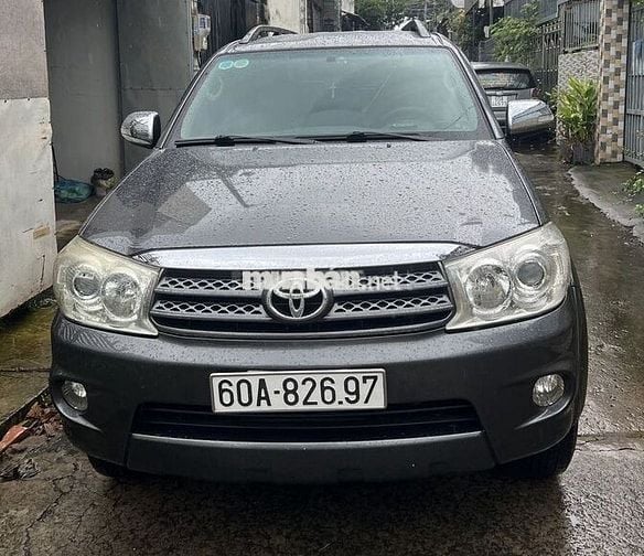 Toyota Fortuner 2010 2.7V 4x4 AT - 170000 km