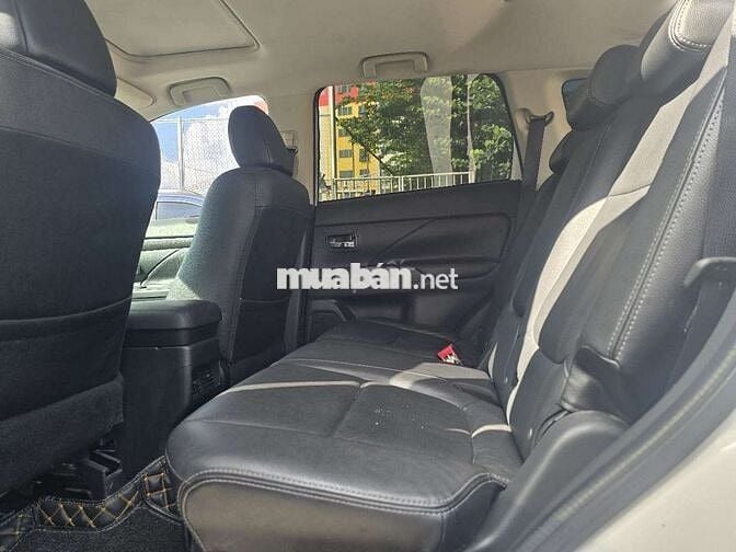 OUTLANDER 2.0 PREMIUM 2019 71000KM BẢO HÀNH 1NAM