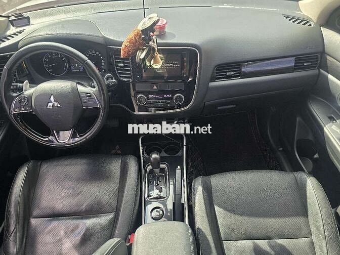 OUTLANDER 2.0 PREMIUM 2019 71000KM BẢO HÀNH 1NAM