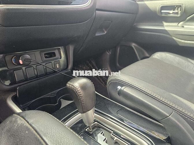 OUTLANDER 2.0 PREMIUM 2019 71000KM BẢO HÀNH 1NAM