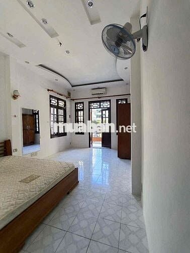 CHO THUÊ NHÀ NGUYÊN CĂN 6 PHÒNG NGỦ HẺM Ô TÔ QUANG TRUNG