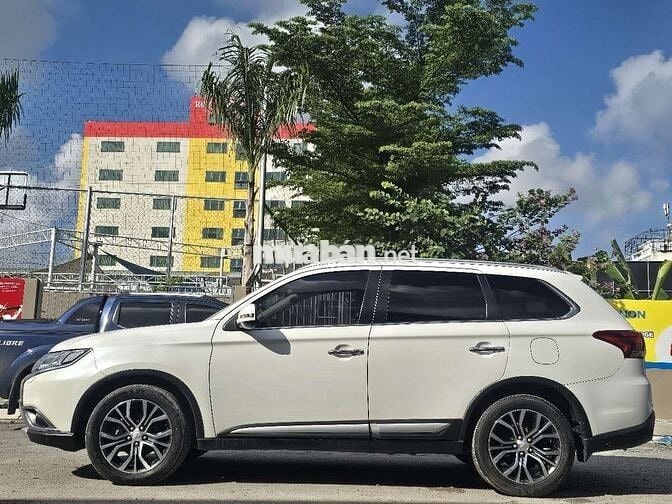 OUTLANDER 2.0 PREMIUM 2019 71000KM BẢO HÀNH 1NAM