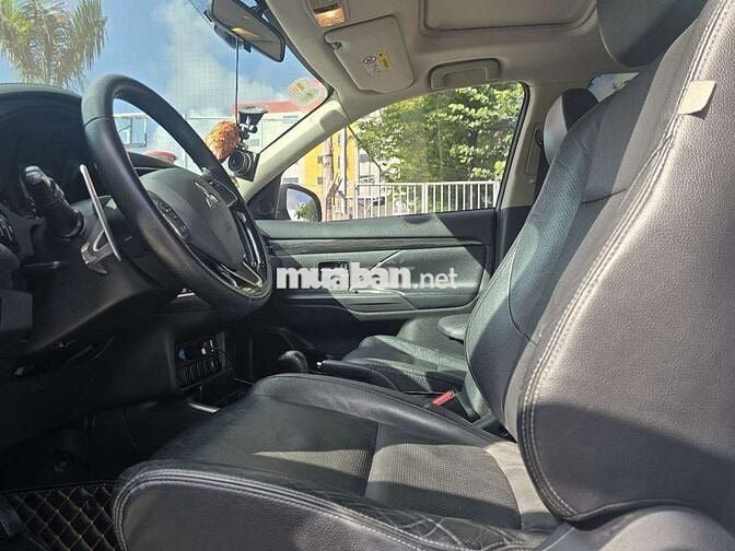 OUTLANDER 2.0 PREMIUM 2019 71000KM BẢO HÀNH 1NAM