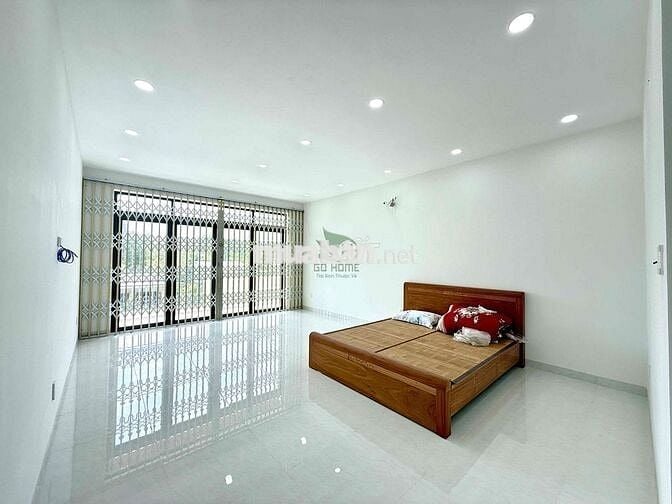 CHO THUÊ MẶT BẰNG KINH DOANH 3 TẦNG CÓ THANG MÁY KV PHƯỚC LONG 25TRIỆU