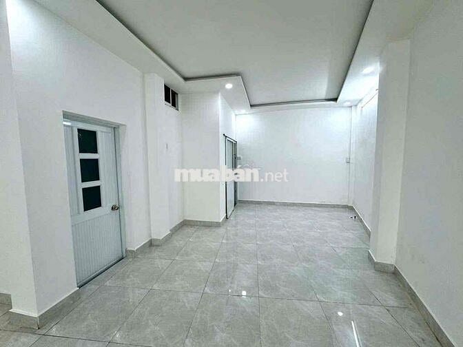 MB TRỐNG SUỐT GIÁ HỜI -KD ĐA NGÀNH - LỐI ĐI RIÊNG XE QUA LẠI ĐÔNG ĐÚC