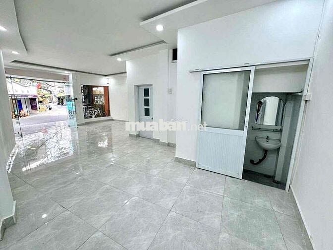 MB TRỐNG SUỐT GIÁ HỜI -KD ĐA NGÀNH - LỐI ĐI RIÊNG XE QUA LẠI ĐÔNG ĐÚC