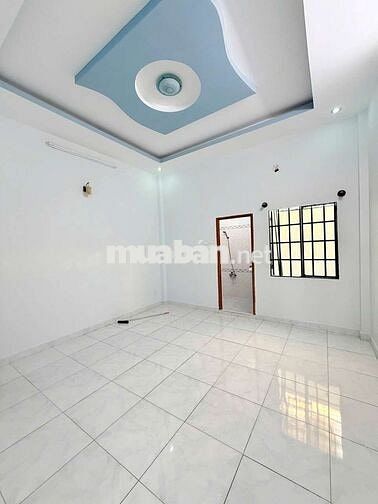 CHO THUÊ NHÀ HẺM XE HƠI KẾ EMART 2 ,3PN 4NVS Bếp Pk sân xe