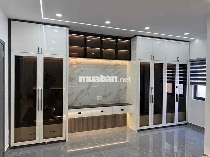 nhà mặt tiền 5 tầng , có thang máy , kinh doanh mọi nghành nghề