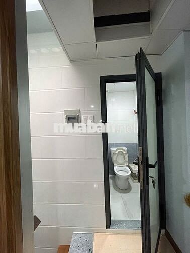 nhÀ NC 2PN Bến Vân Đồn gần Khánh Hội cầu Camettle đh Ng Tất Thành q4