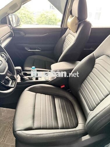 Everest Sport 2025 chưa hết rodai