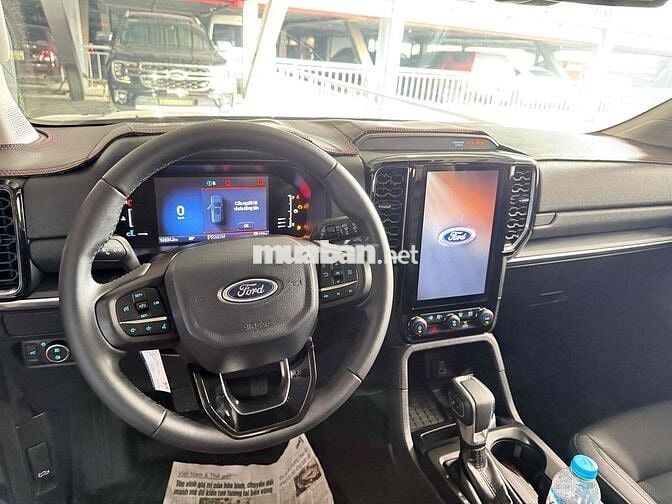 Everest Sport 2025 chưa hết rodai