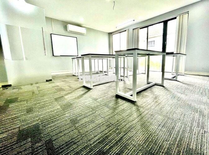 SIÊU PHẨM ỐP KÍNH SANG TRỌNG – TUYẾN ĐƯỜNG THƯƠNG HIỆU