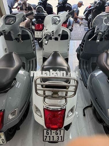 Vespa GTS 2019 trắng zin chính chủ công chứng liên