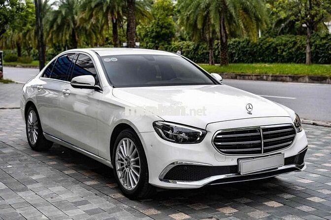 Mercedes E200 Exclusive 2022 V1 Trắng Nâu 30.000km