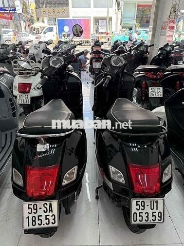 Vespa GTS 2019 trắng zin chính chủ công chứng liên