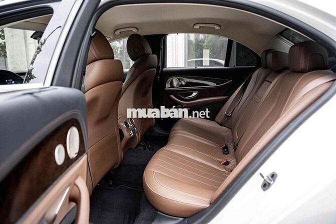 Mercedes E200 Exclusive 2022 V1 Trắng Nâu 30.000km